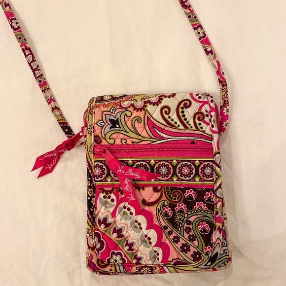 Vera Bradley Handbags - Vera Bradley Crossbody